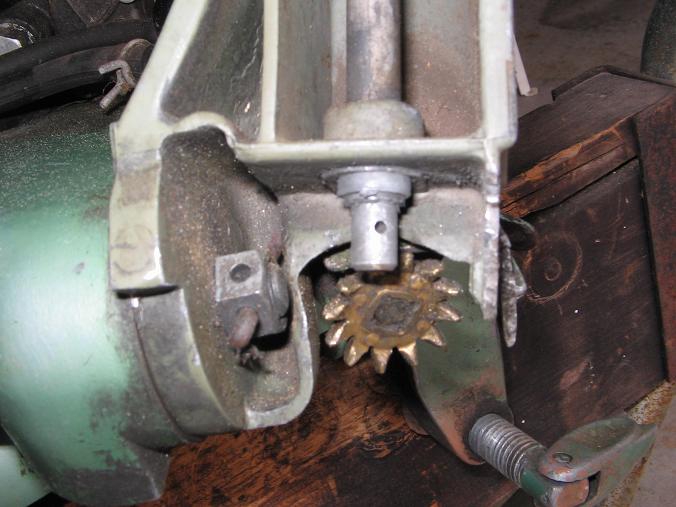 RD10 tiller handle washer. Antique Outboard Motor Club,Inc